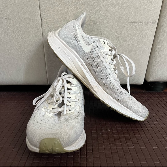 Nike Women’s Air Zoom Pegasus 36 Running Shoe - Picture 2 of 11